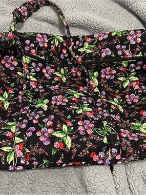 Vera Bradley Weekender Travel Duffel Bag Black Floral Quilted Large Overnight